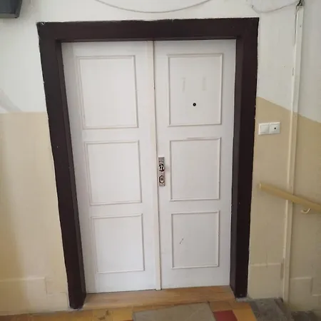 Need Is Love1 Apartament *